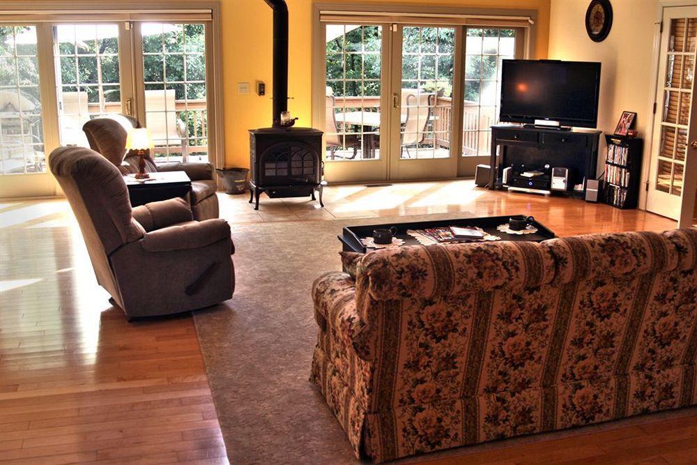 Hammer Creek Hideaway B&B Литиц Екстериор снимка